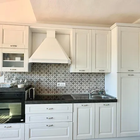 Апартаменты Domus Claudia With Sea View