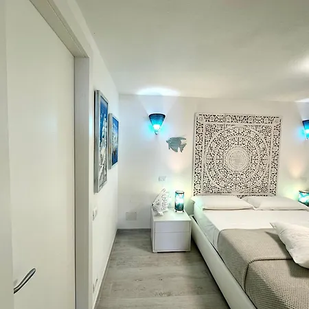 Апартаменты Domus Claudia With Sea View Симиус