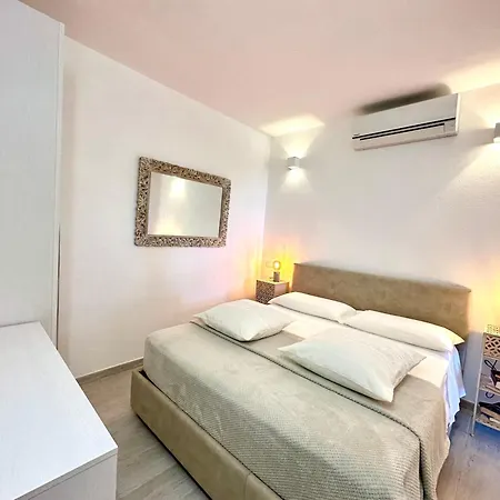 Domus Claudia With Sea View * Симиус