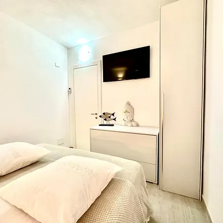 Domus Claudia With Sea View *