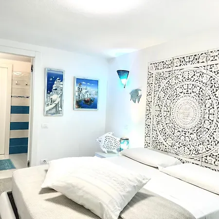 Domus Claudia With Sea View Apartment Simius